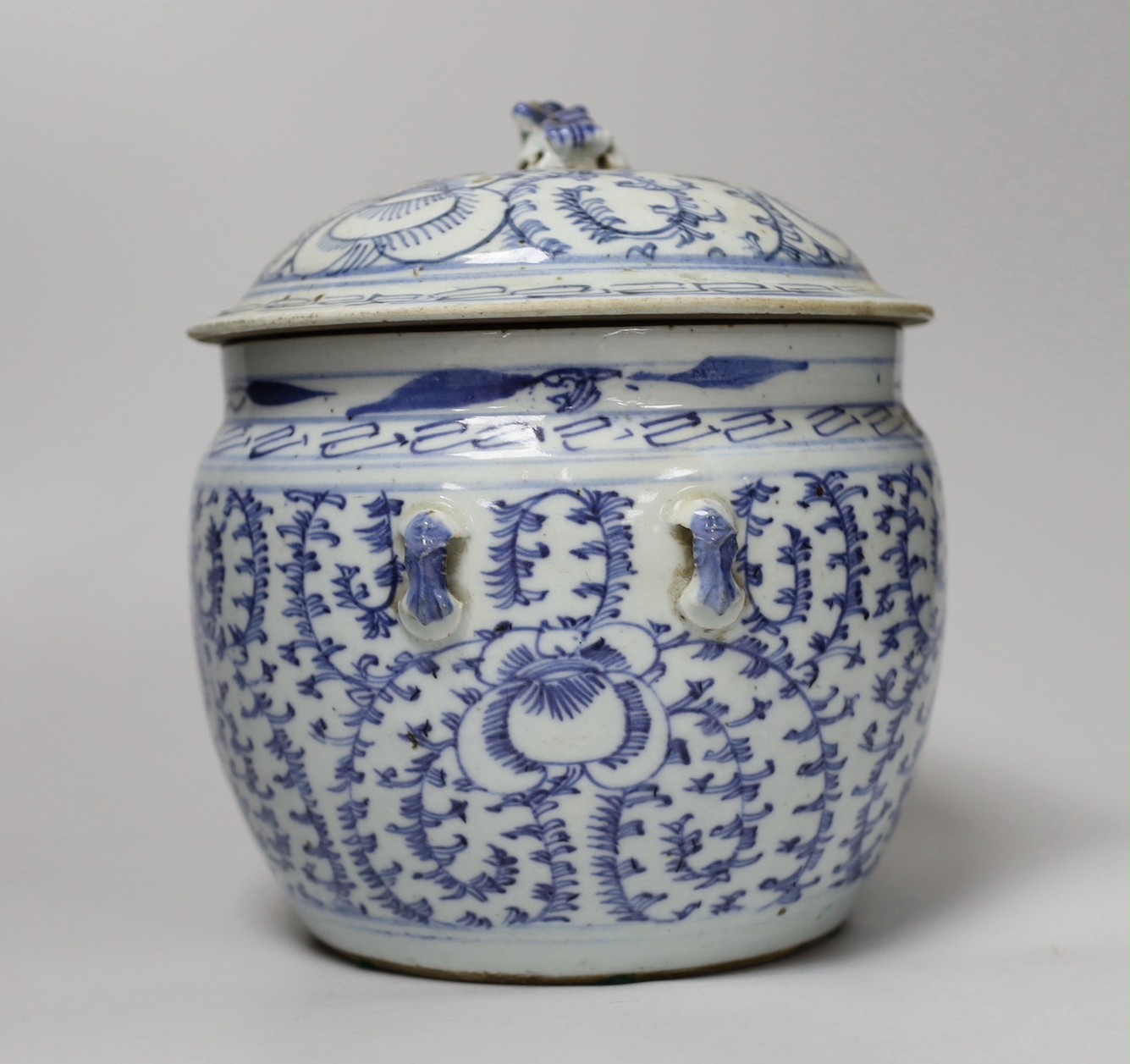 A 19th century Chinese blue and white jar and cover., kamcheng, 22cm high